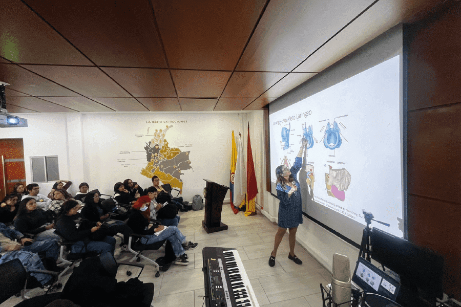 Imagen2_noticia_facultad_de_ciencias_de_la_salud_conmemoro_el_día_mundial_de_la_voz_ibero