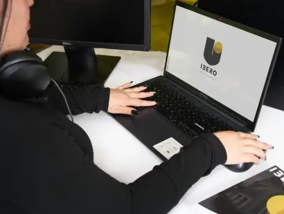 Estudiante de la carrera de logística