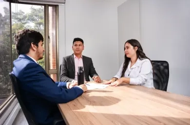 Aula de clase de estudiantes de derecho